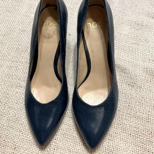 {Noe} Blue Pointed toe heels